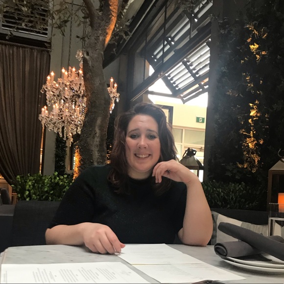 Meet your Posher, Lindsay - Picture 2 of 4